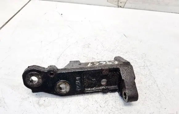 Infiniti FX Engine mounting bracket