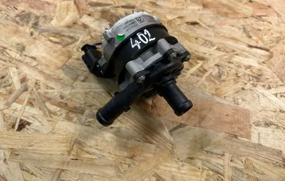 Volvo XC40 Electric auxiliary coolant/water pump 32339380