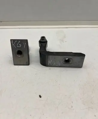 BMW 5 G30 G31 Rear door lower hinge 7333093 7333661