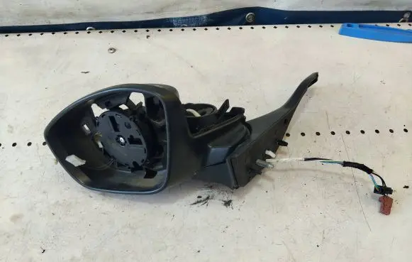 Peugeot 308 Front door wing mirror part 