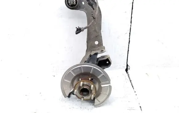 Rear wheel hub spindle/knuckle