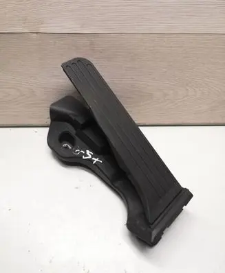 Volkswagen Golf Plus Accelerator throttle pedal 1K1721503M 6PV00889000