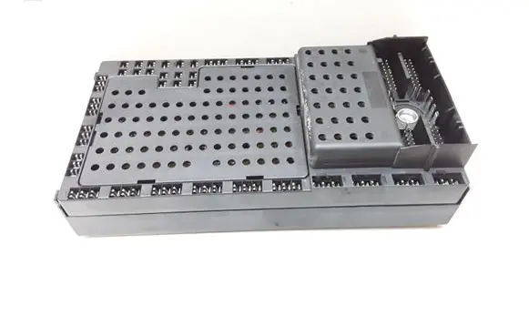 Volvo S60 Fuse module 8645729