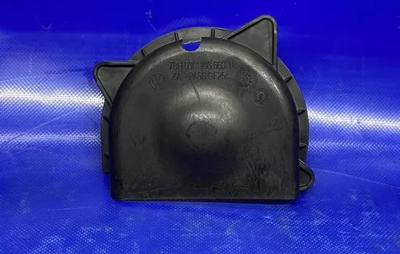 Volkswagen Golf VI Other exterior part 03C103669H