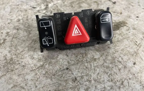 Mercedes-Benz E W210 Hazard light switch 2108208010 501280147 70932220