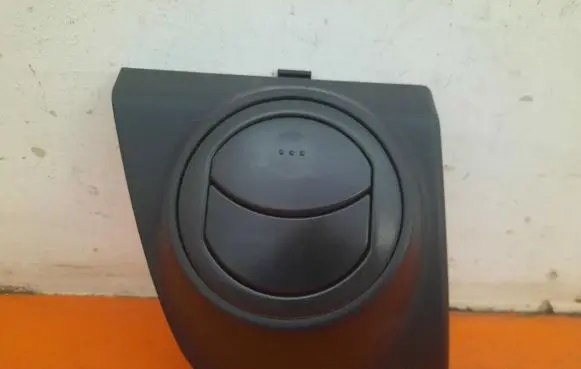 Chevrolet Aveo Dash center air vent grill