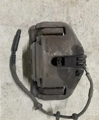 BMW 7 F01 F02 F03 F04 Front brake caliper