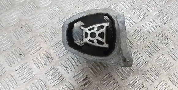 Volvo XC90 Engine mount bracket 31401144