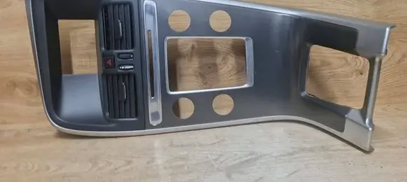 Volvo XC60 Radio/GPS head unit trim 9123568