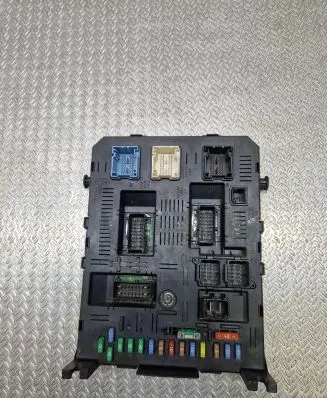 Citroen C4 I Fuse module 9660105980 BSI2004 01270505