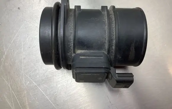 Renault Laguna III Mass air flow meter 5WK97007 8200358901