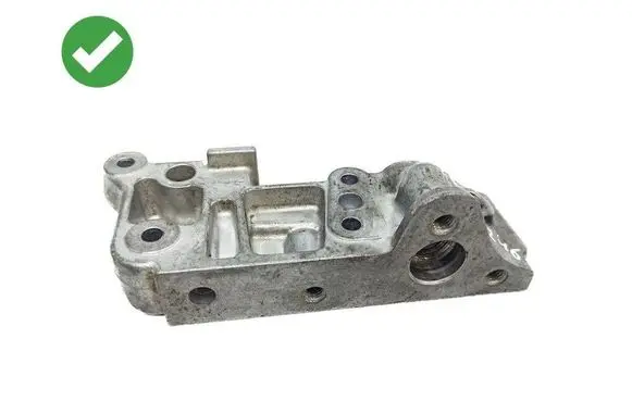 Mercedes-Benz B W246 W242 Engine mounting bracket A6512200607