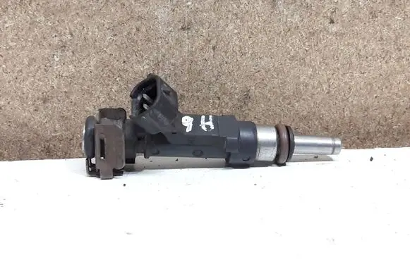Audi A6 S6 C6 4F Fuel injector 06E133551 0280158053