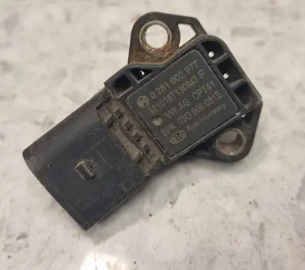Volkswagen PASSAT B7 Air pressure sensor 0281002977 03G906051E