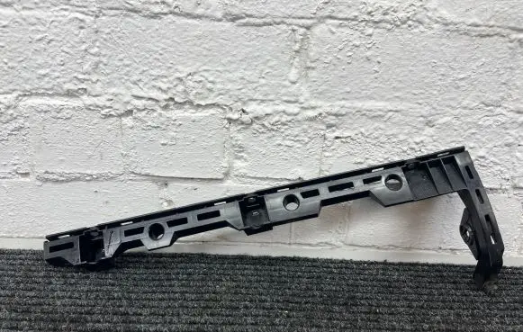 Mercedes-Benz C AMG W205 Sill supporting ledge A1906981027