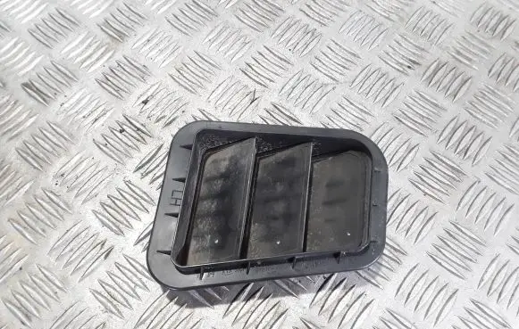 KIA Ceed Quarter panel pressure vent 9751017000