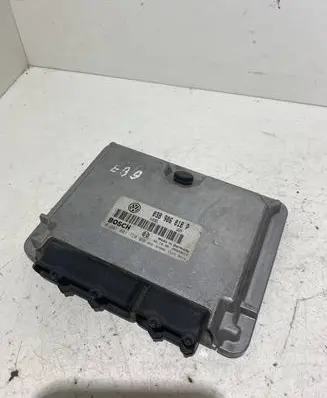 Volkswagen PASSAT B5 Engine control unit/module 038906018P 28SA3664 0281001720