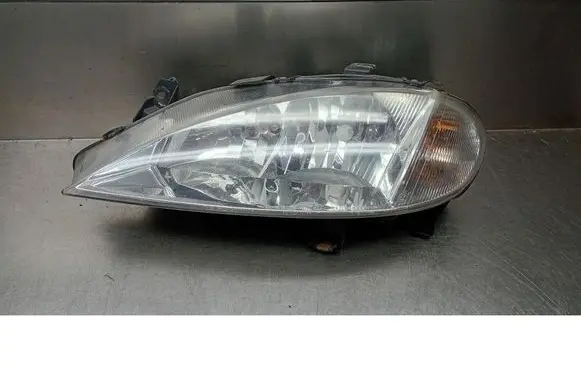 Renault Megane II Front reflector 