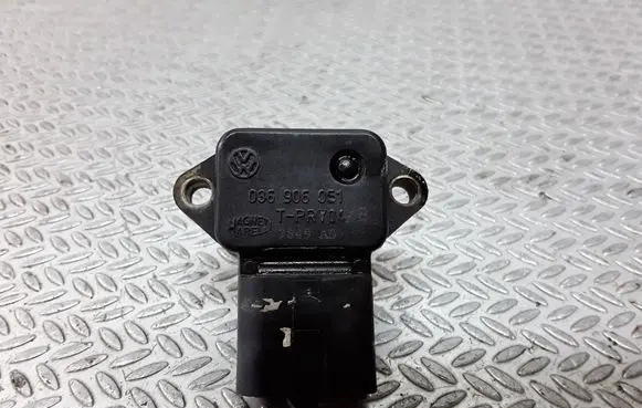 Skoda Octavia Mk1 (1U) Air pressure sensor 036906051