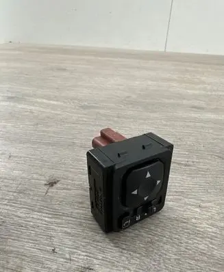 Mitsubishi Grandis Wing mirror switch 183569