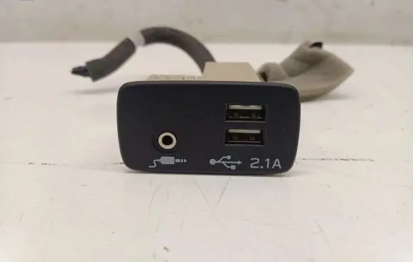 Subaru Forester SK USB socket connector 86257VA130