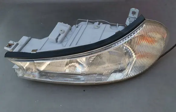 Ford Mondeo MK I Headlight/headlamp