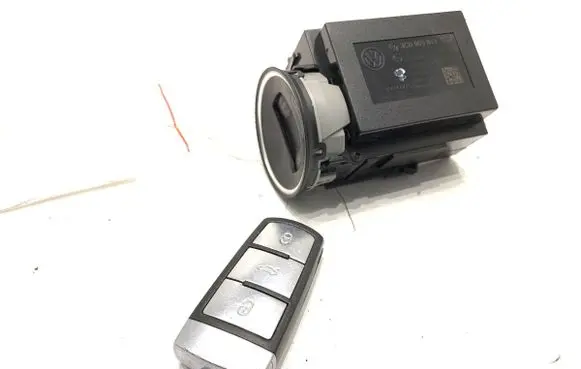 Volkswagen PASSAT B6 Ignition lock 3C0905843T