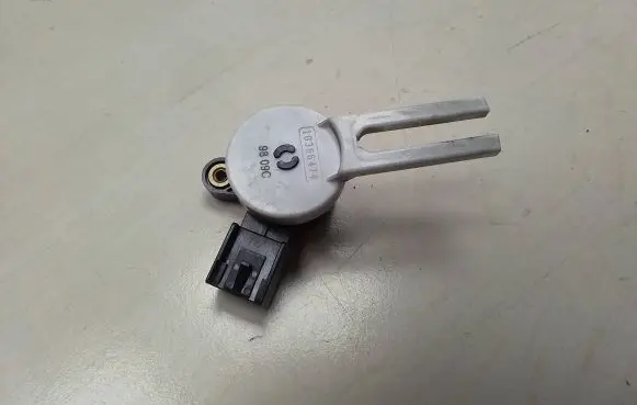 Chevrolet Cruze Brake pedal sensor switch 10366474 9809C