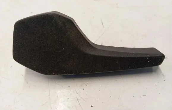 Audi Q7 4M Engine bonnet (hood) release handle 4M0823661