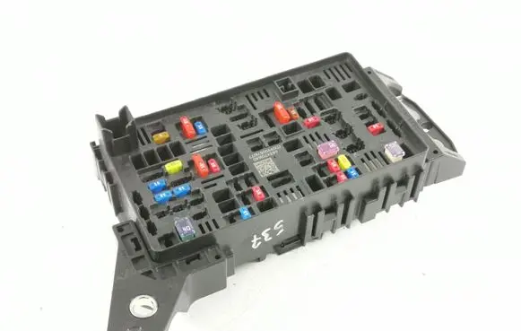 Jeep Grand Cherokee WL Fuse module 68347016AD
