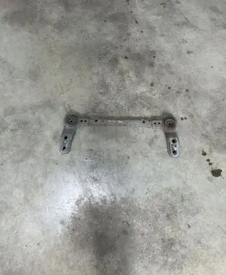 Nissan Qashqai Radiator mount bracket 