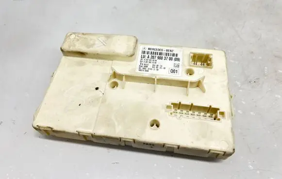 Mercedes-Benz E C207 W207 Window control relay A2079003700 A2079010000 A2079021500