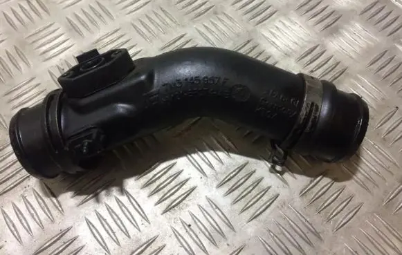 Intercooler hose/pipe
