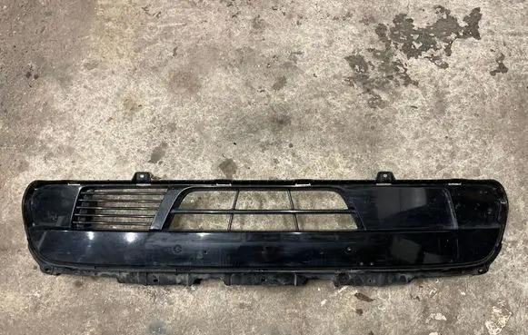 Front bumper lower grill