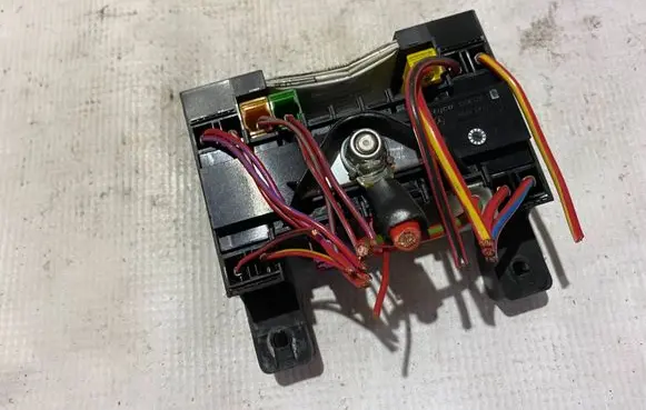 Mercedes-Benz E W211 Fuse box set 13943281
