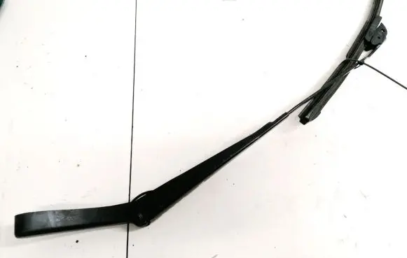 Ford Mondeo Mk III Front wiper blade arm 1S7117526CC