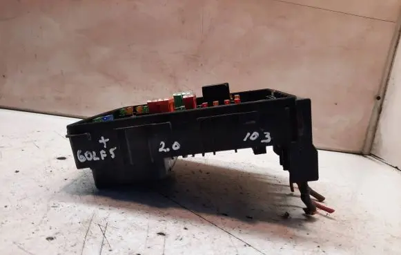 Volkswagen Golf Plus Fuse box set 3C09712490