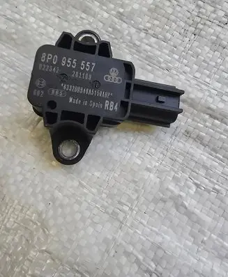 Audi A3 S3 A3 Sportback 8P Airbag deployment crash/impact sensor 8P0955557 281109 022342