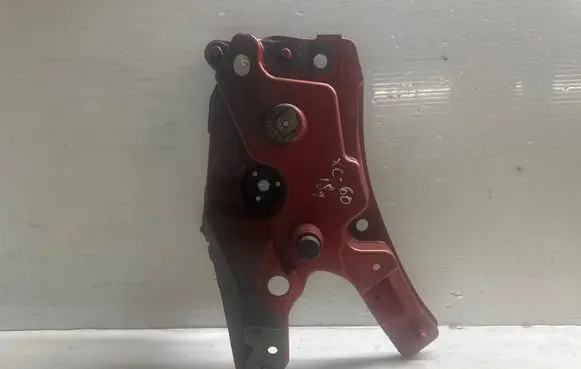 Fender mounting bracket
