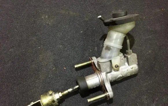 Clutch master cylinder