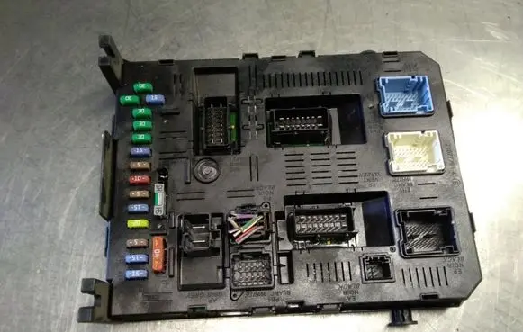 Peugeot 307 Comfort/convenience module 9661940080 216760315B 281174307A