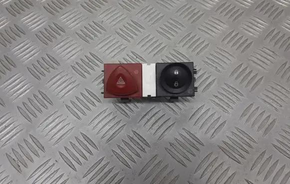 Renault Megane II Hazard light switch 8200407415