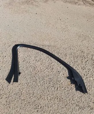 Volvo XC90 Front door window/glass frame 31393870