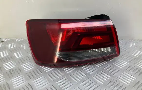 Rear/tail lights