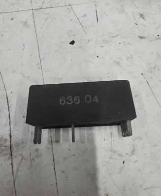 BMW 5 E34 Other relay 13746132