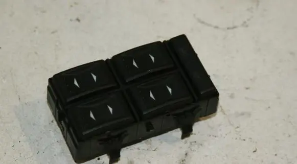 Ford Mondeo Mk III Electric window control switch 3S7T14A132BA 1230391