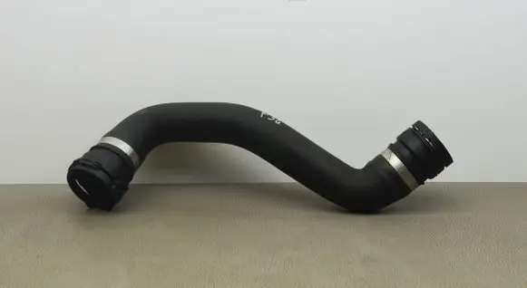BMW 4 F32 F33 Engine coolant pipe/hose 8514051