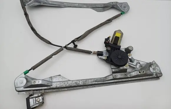 Ford Focus Front door window regulator with motor XS4123200