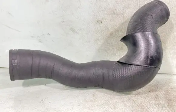 Volvo S70 V70 V70 XC Intercooler hose/pipe 8631008