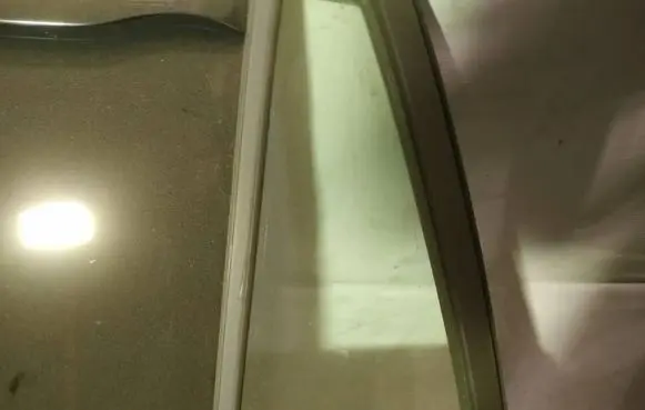Toyota RAV 4 (XA20) Rear vent window glass as2